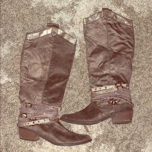 All the glitz boots❤️